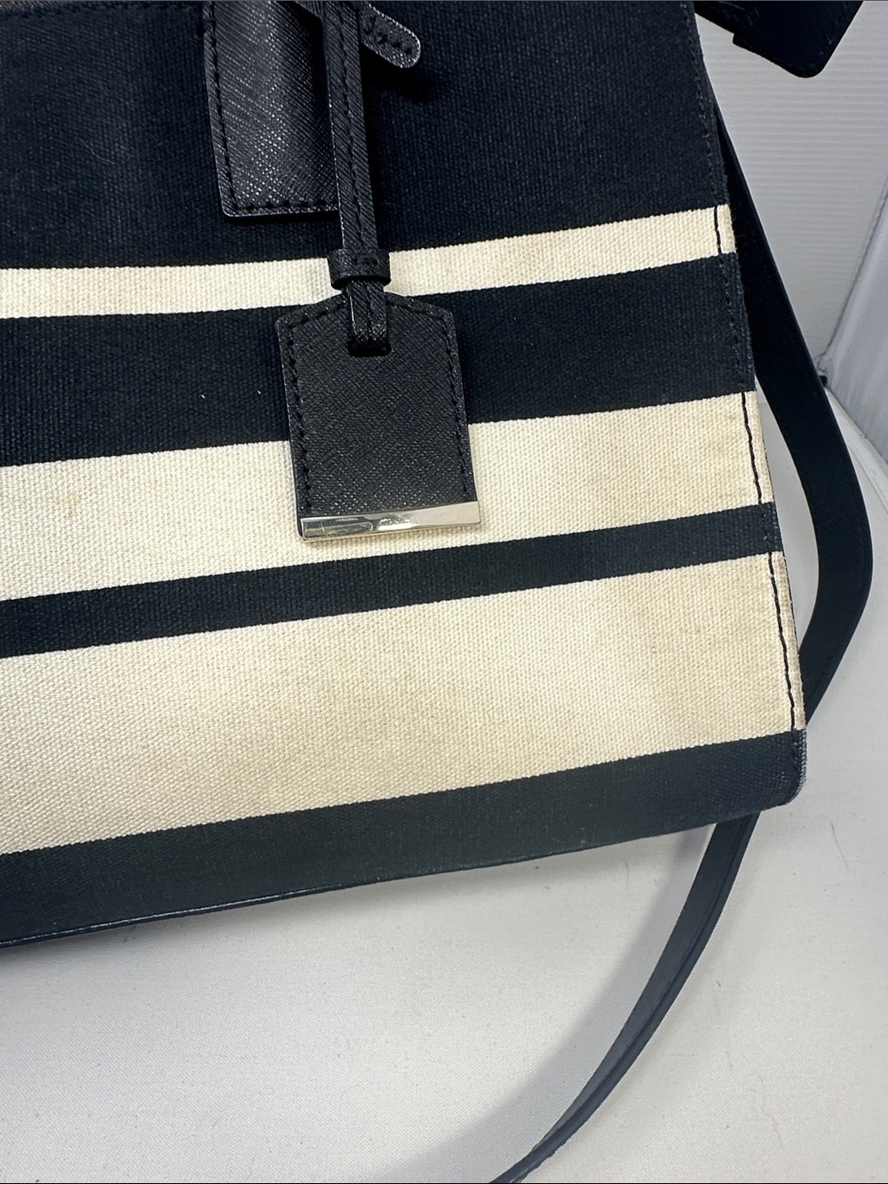 Kate Spade Satchel tote - Picture 4 of 9